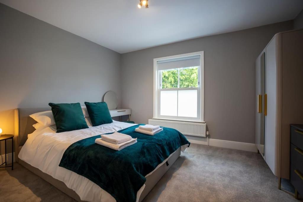 Hereford - Clifton Villa - Beautifully Presented House Located A Short Walk From City Centre - Sleeps 6 Guests - Perfect For Exploring Hereford - Hosted By Rentmyhouse מראה חיצוני תמונה