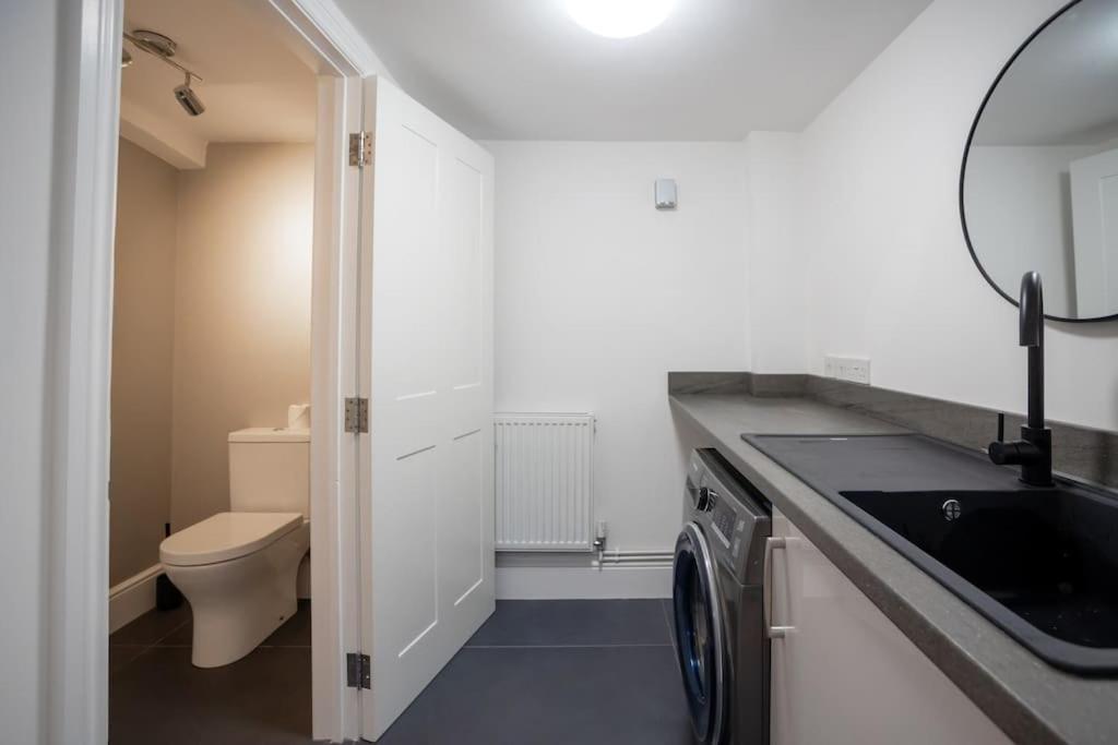 Hereford - Clifton Villa - Beautifully Presented House Located A Short Walk From City Centre - Sleeps 6 Guests - Perfect For Exploring Hereford - Hosted By Rentmyhouse מראה חיצוני תמונה